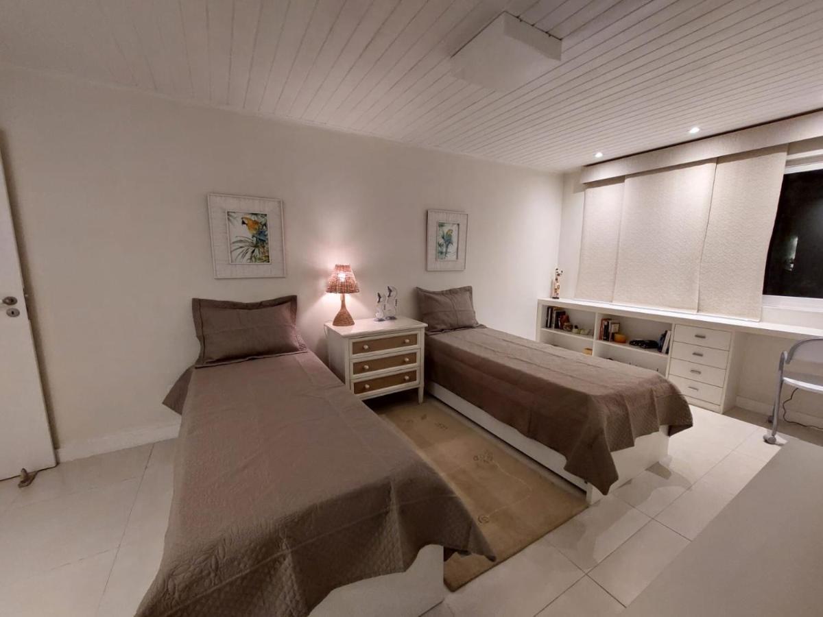 Casa Alto Padrao Na Ferradura Em Condominio Com Piscina Privativa Армасан-душ-Бузіус Екстер'єр фото